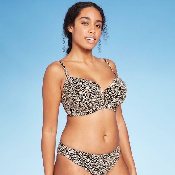 Shade & Shore Other - Light Lift V-Wire Ribbed Bikini Top